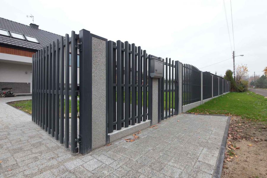 Забор из евроштакетника в спб